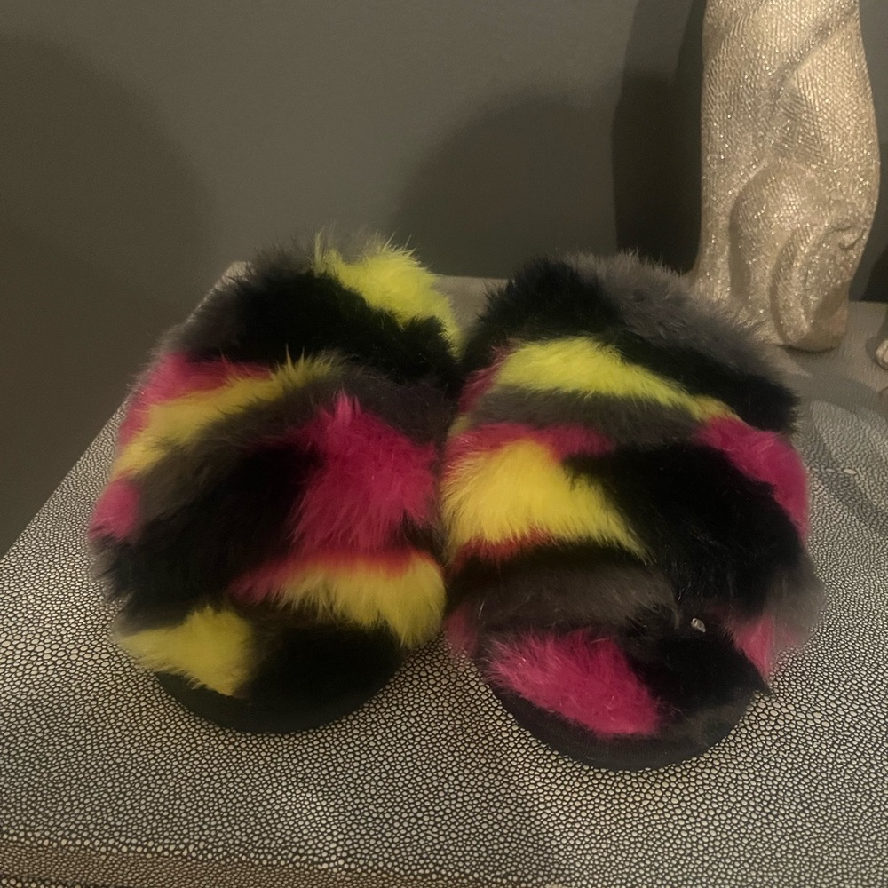 Sorel Go Mail Run Fluffy Slipper - Picture 6 of 6